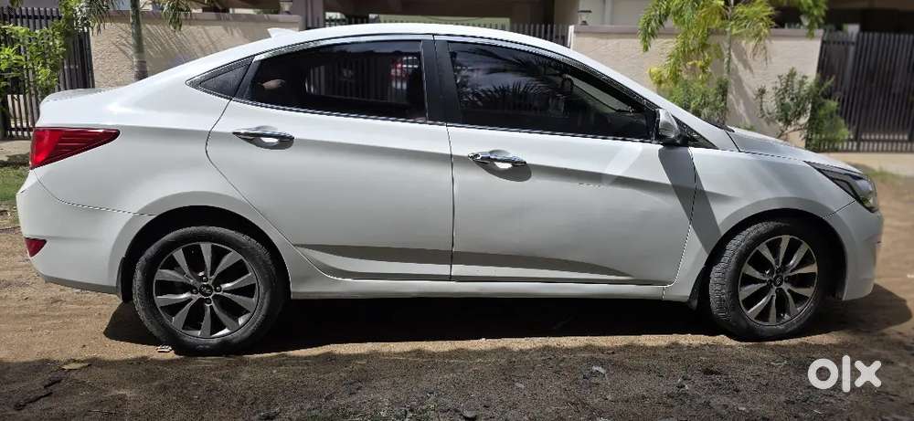 Hyundai Verna Fluidic 4s - 1.6 Sx  ( 2016 Mfd , 2017 Rgstd