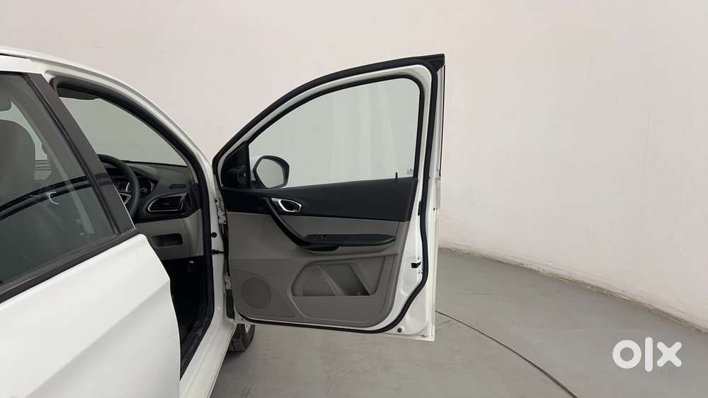 Tata Tiago Xz, 2016, Petrol