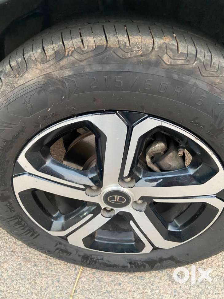 Tata Nexon, 2022, Petrol