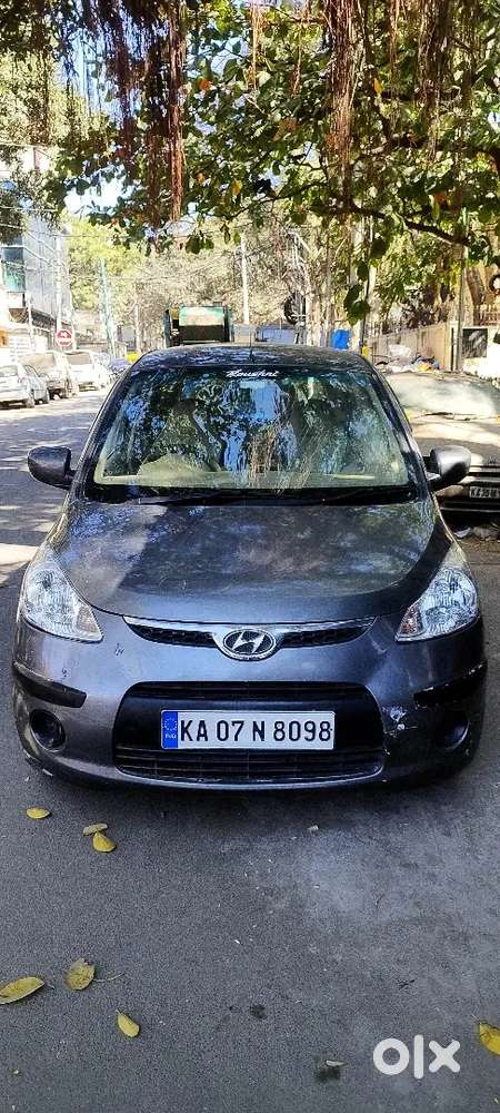 Hyundai I10 2009 Petrol Well Maintained With Some Scratches