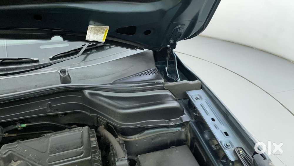 Mahindra Xuv300 W8 (o) 1.5 Diesel Amt, 2023, Diesel