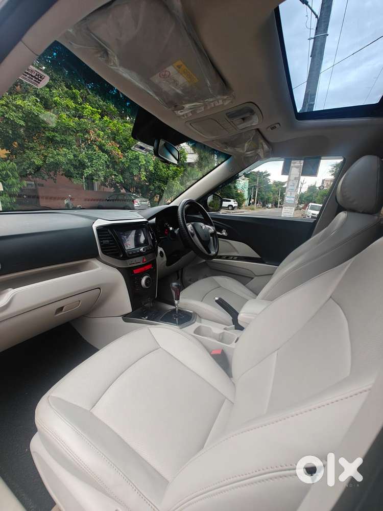 Mahindra Xuv300 W8 Amt Diesel, 2023, Diesel