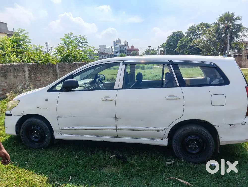 Toyota Innova 2.5 V 2014