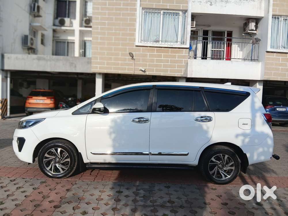 Toyota Innova Crysta 2.4 G Mt, 2022, Diesel