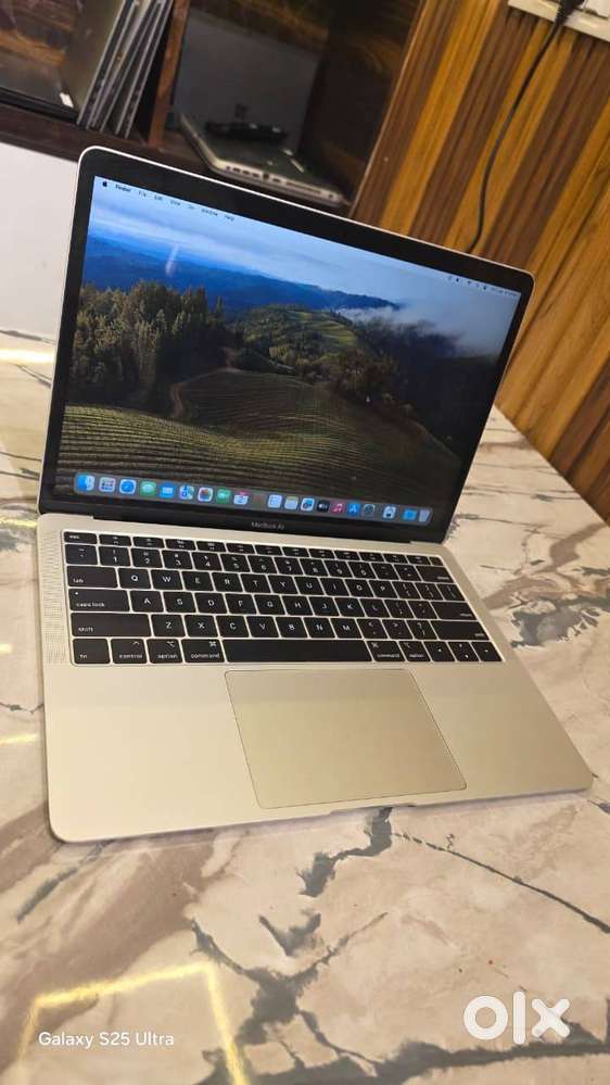 MacBook本体 MacBook Air Retina 13-inch 2019 Apple MacBook Air 13-inch (2019, MVFH2LL/A) Laptop & Chromebook