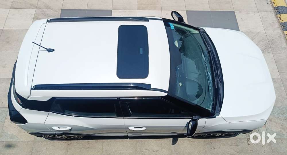 Mahindra Xuv 3xo Ax5 Pm Mt, 2024, Petrol