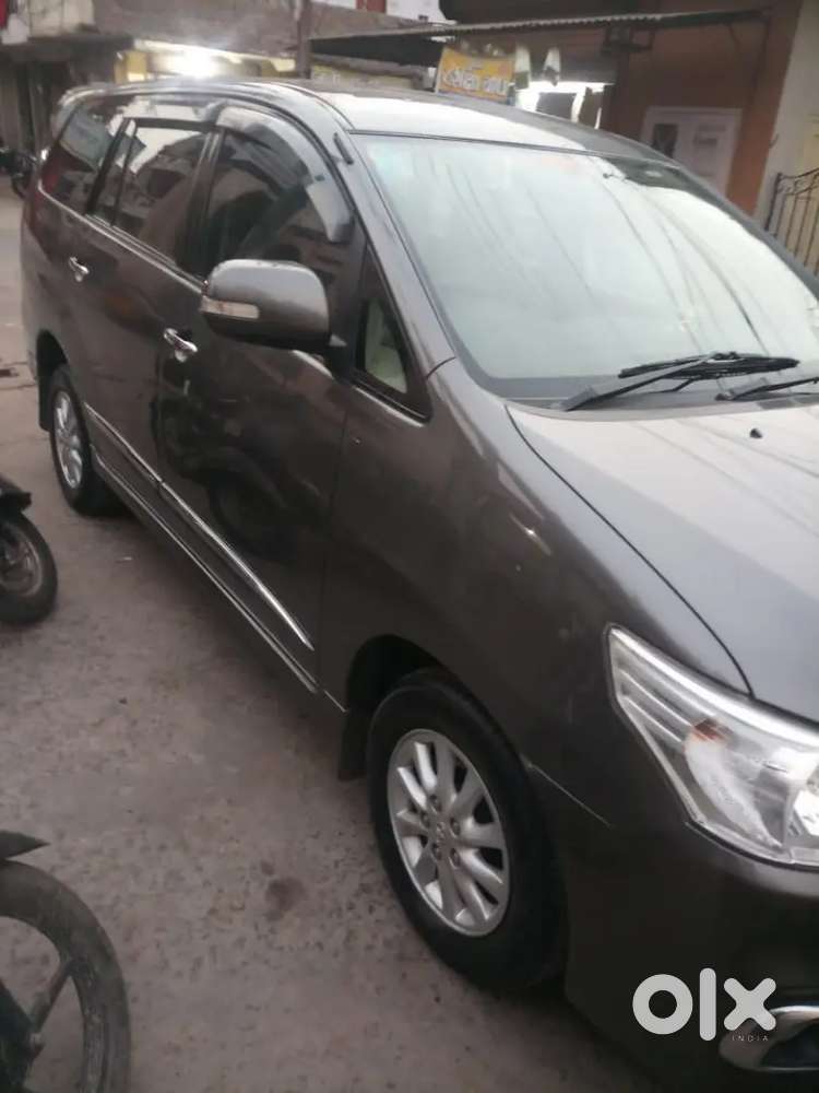 Toyota Innova 2014 Diesel 500000 Km Driven