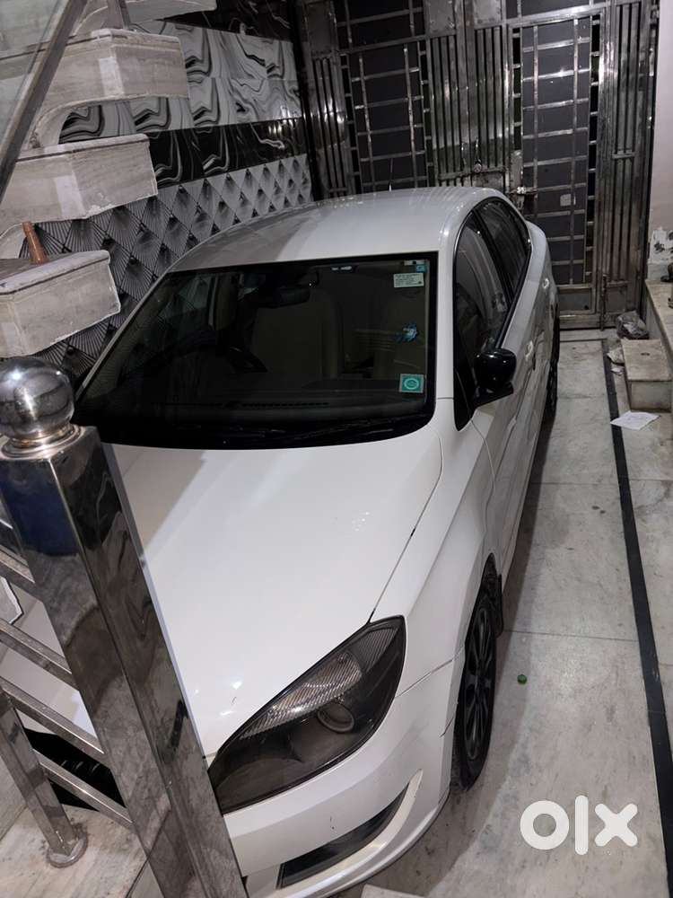 Skoda Rapid Petrol 2016