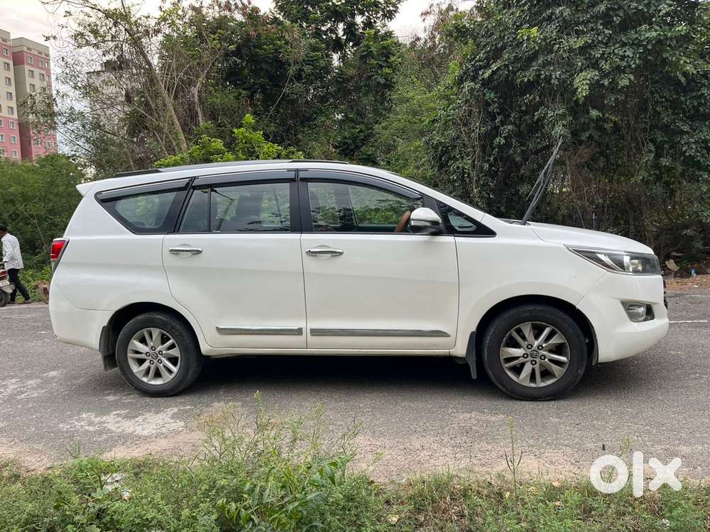 Toyota Innova Crysta 2016 Diesel Automatic Year