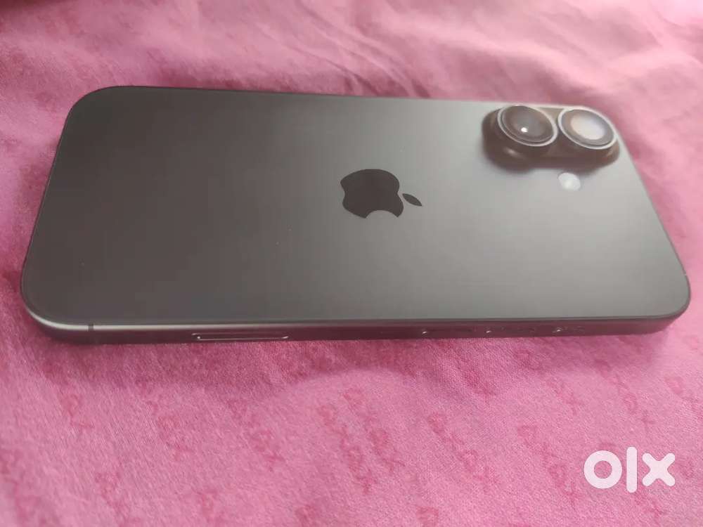 iPhone 17 black 256 GB just 5 month old