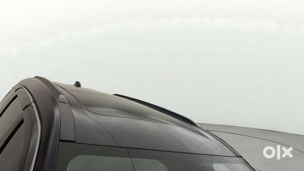 Mahindra Xuv700 2.0 Ax 3 Petrol At 5 Str, 2023, Diesel