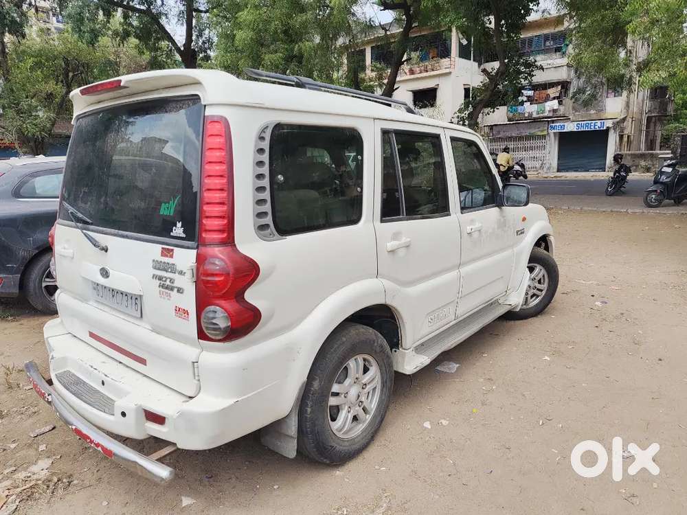 Mahindra Scorpio 2013 Diesel Well Maintained New Tyer & Insurance