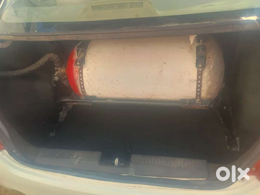 Maruti Suzuki Dzire 2023 Cng & Hybrids 106000 Km Driven