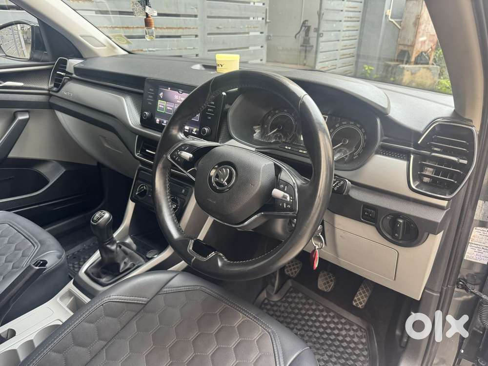 Skoda Kushaq 1.0 Tsi Ambition, 2022, Petrol