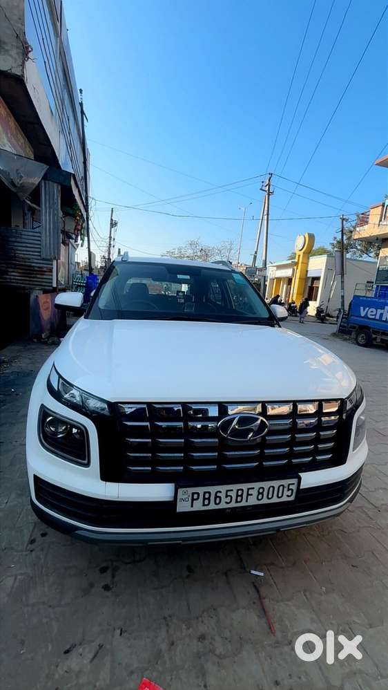 Hyundai Venue Petrol 2023