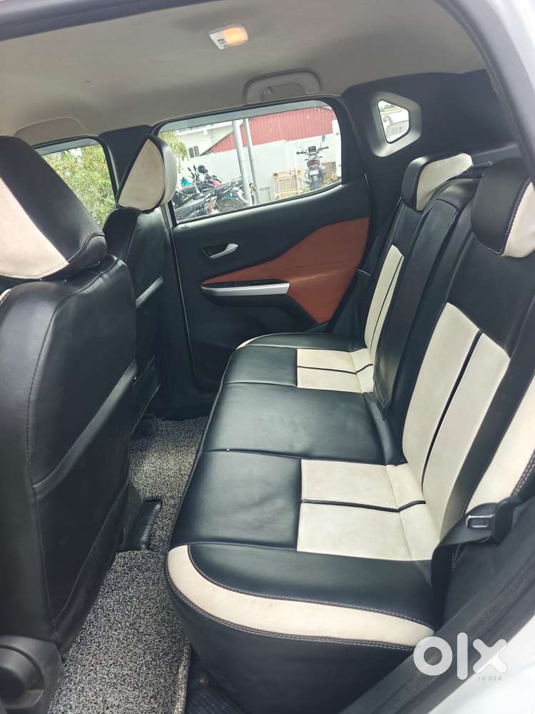 Nissan Magnite 1.0 Xv Premium, 2023, Petrol