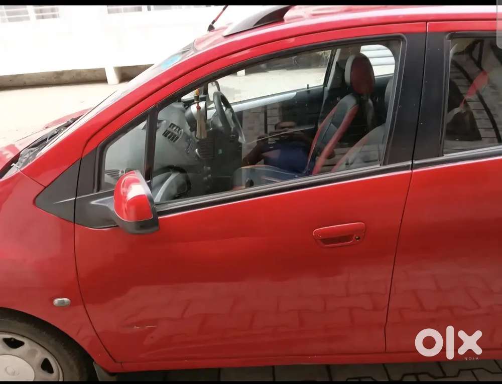 Chevrolet Beat Petrol 2013