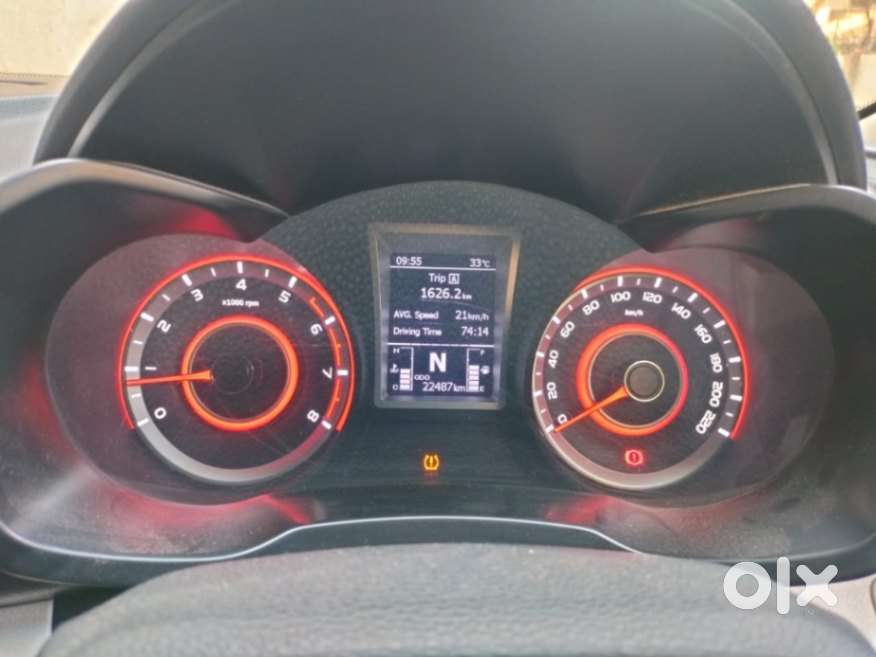 Mahindra Xuv300 1.2 W8 (o) Amt Petrol, 2022, Petrol