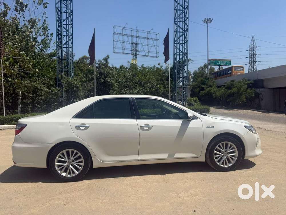 Toyota Camry 2.5 Hybrid, 2015, Petrol