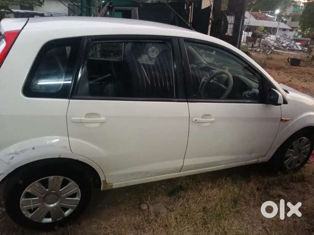 Ford Figo Diesel Zxi 2010