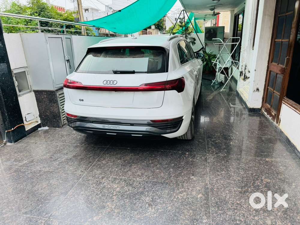 Audi Q8 E-tron 2024 Electric 14000 Km Driven