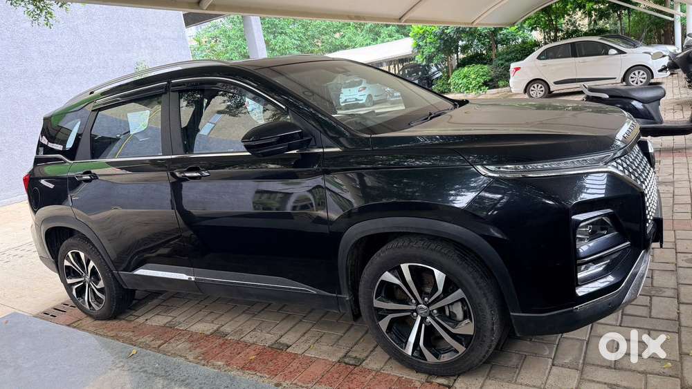 Mg Hector Plus Savvy Pro 1.5 Turbo Petrol Cvt 7 Str Dual Tone, 2023,..