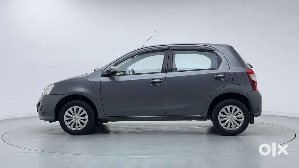 Toyota Etios Liva 2011-2012 V, 2017, Petrol