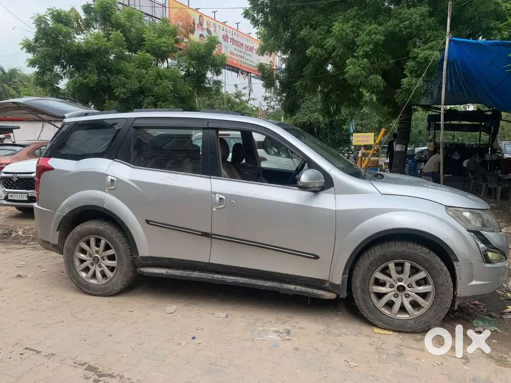 Mahindra Xuv500 W10 2016