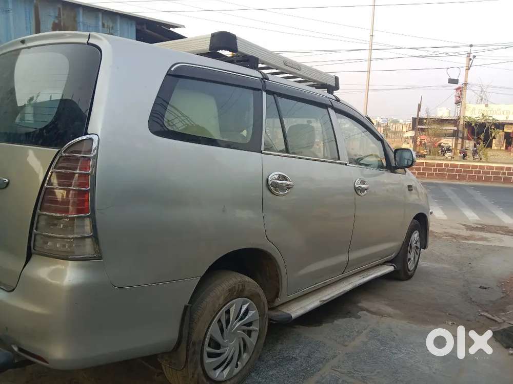 Toyota Innova 2007 Diesel 300000 Km Driven