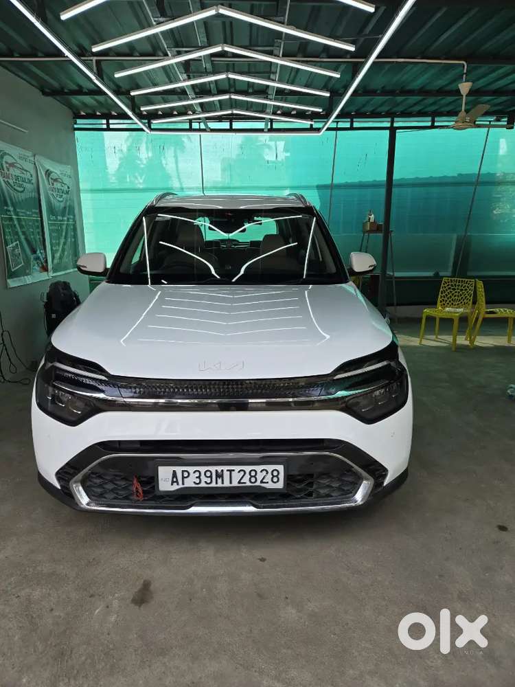 Kia Carens Luxury Plus, Top End Vehicle