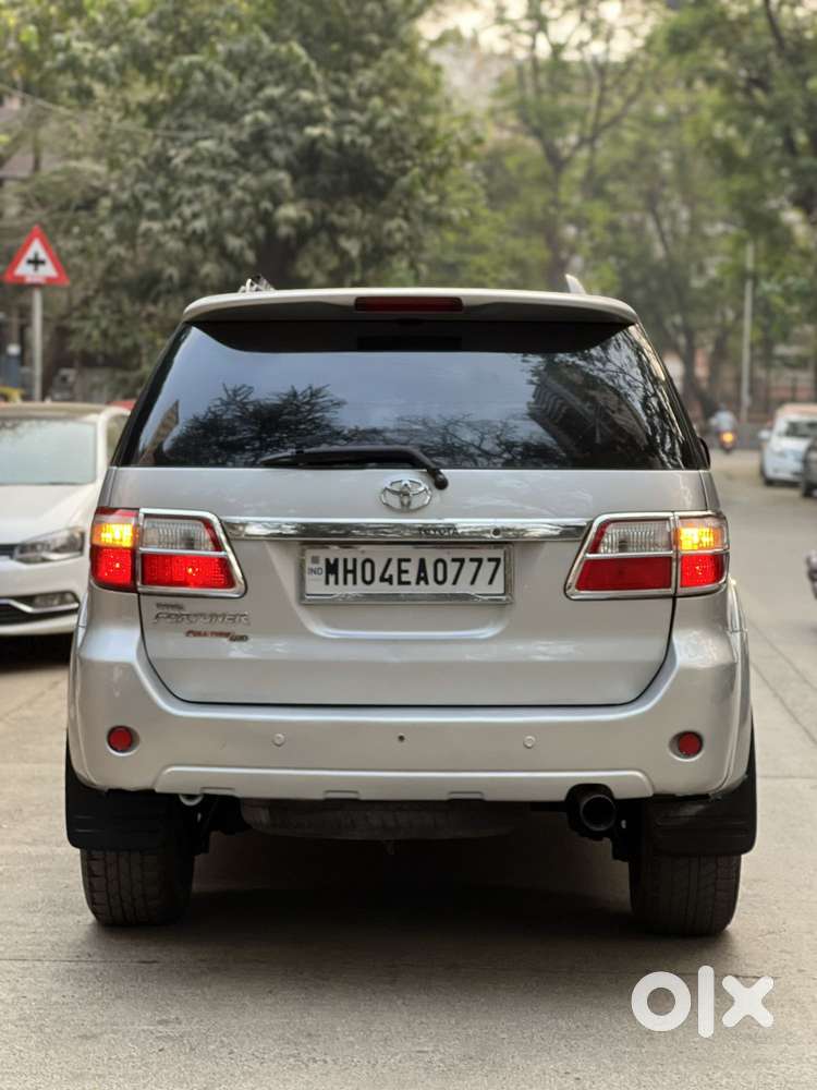 Toyota Fortuner 4x4 Manual Limited Edition, 2009, Diesel