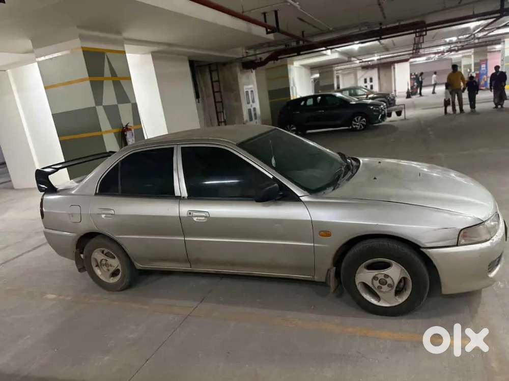 Mitsubishi Lancer 1.5 2001