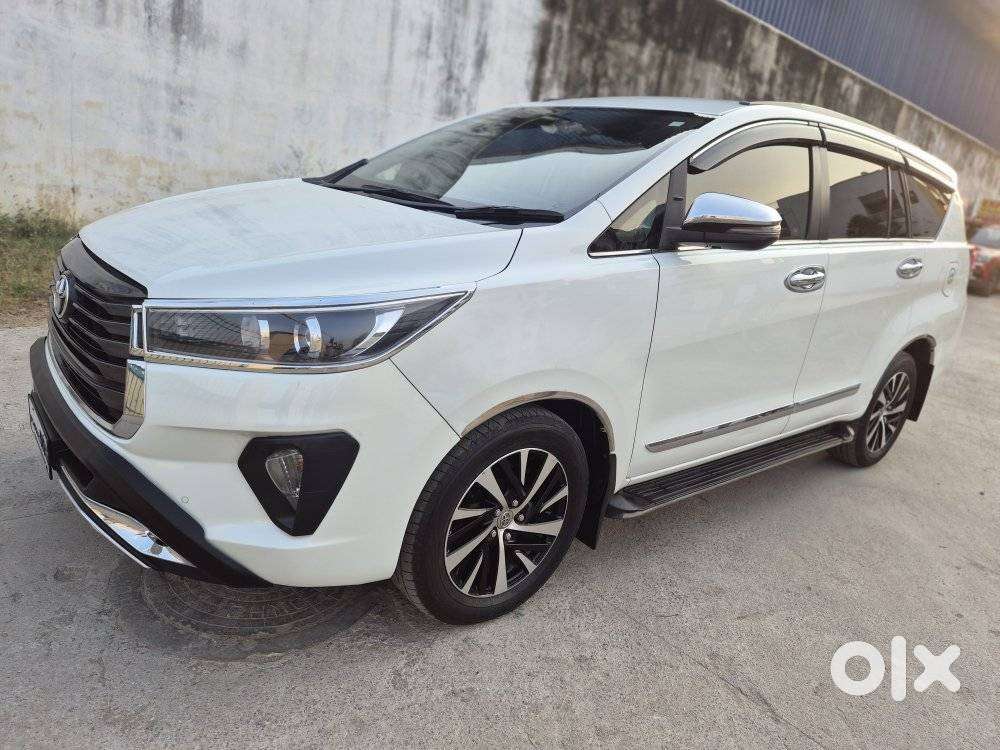 Toyota Innova Crysta