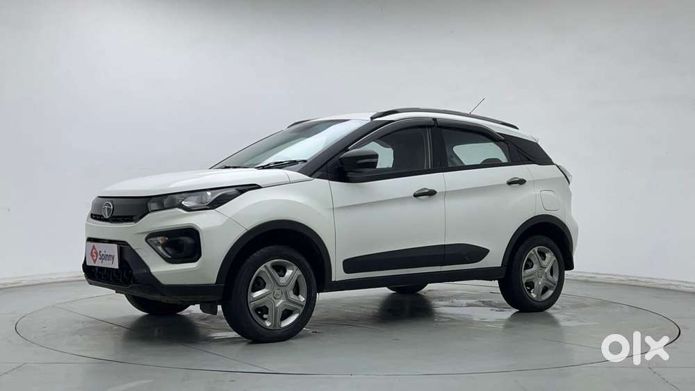Tata Nexon 1.2 Revotron Xm (s), 2023, Cng & Hybrids
