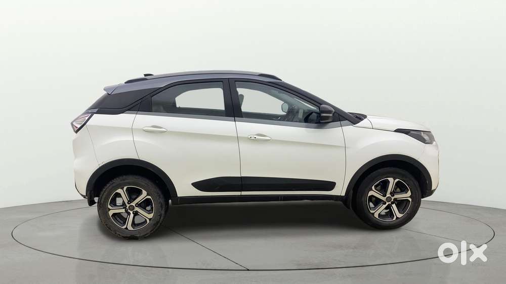 Tata Nexon 1.2 Revotron Xza Plus, 2023, Petrol