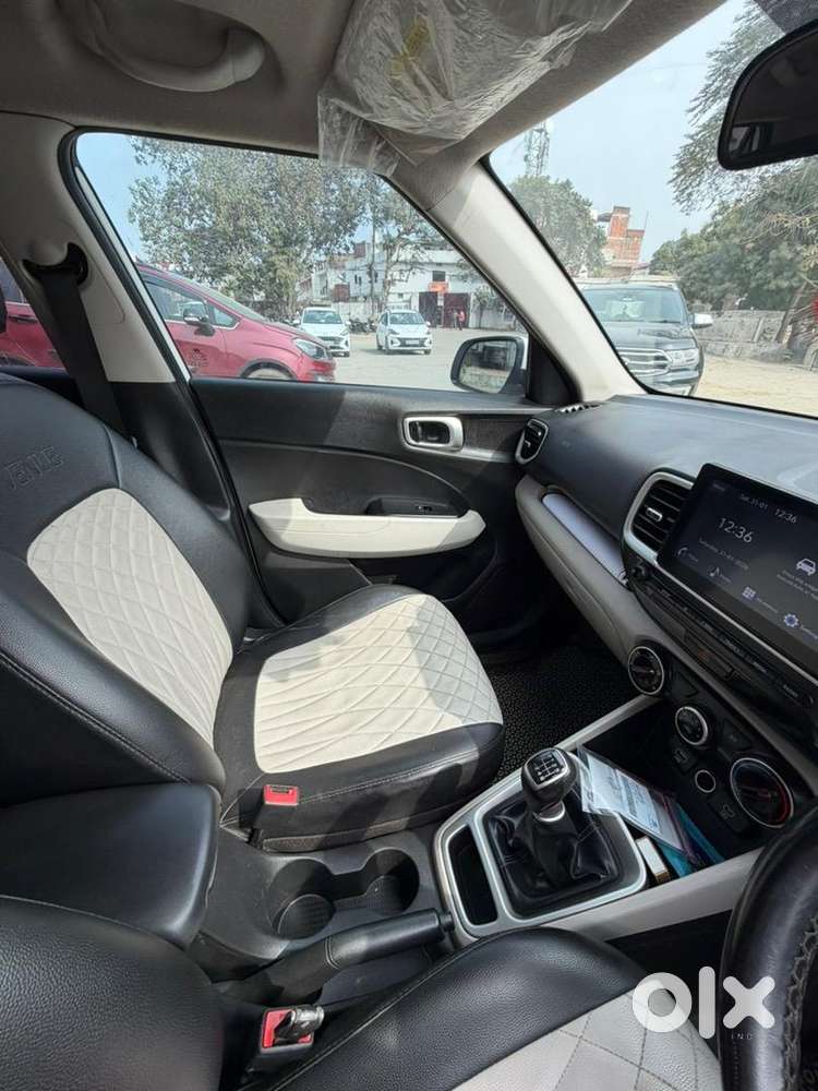 Hyundai Venue 2022 Diesel Well Maintained