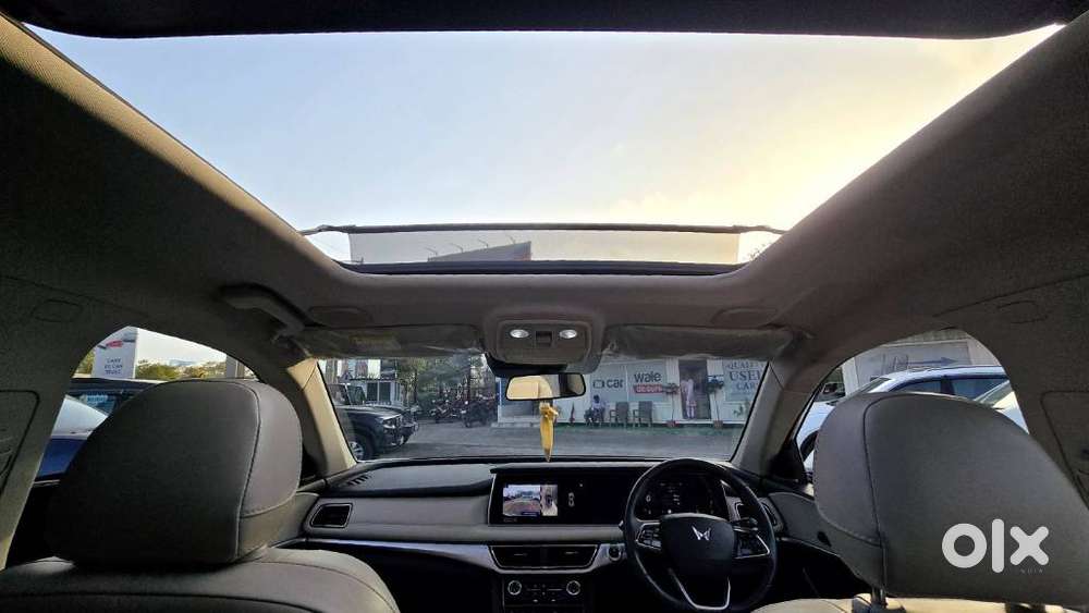 Mahindra Xuv700 2.2 Ax 7 Diesel Mt Luxury Pack Str, 2024, Diesel