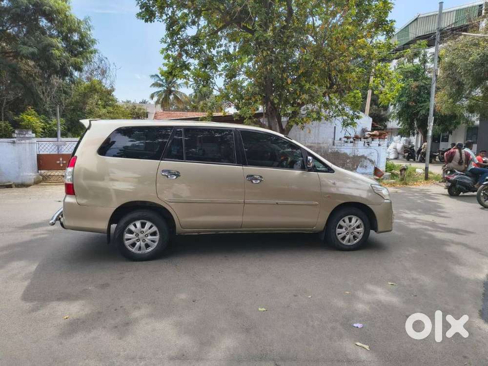 Toyota Innova Crysta 2.4 V 7 Str, 2012, Diesel