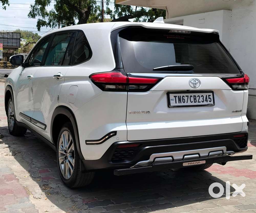Toyota Innova Hycross 2.0 Zx Hybrid 7 Str, 2023, Petrol