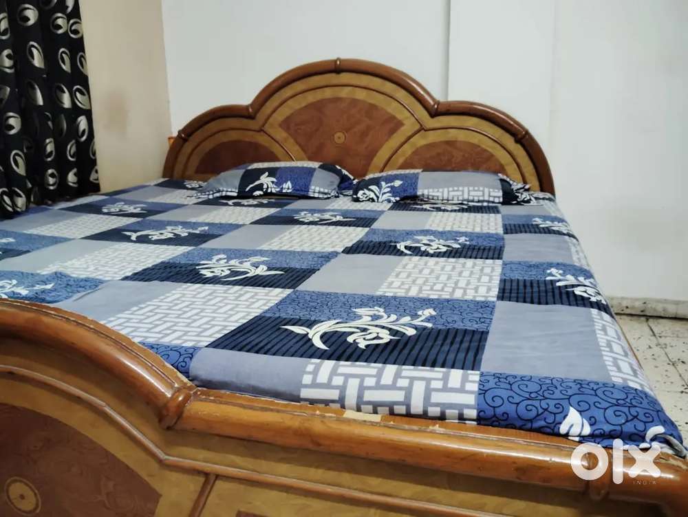 6'x6' Bed, 3'x6' Bed, 2'x6' Bed, Cupboard, Centre Table