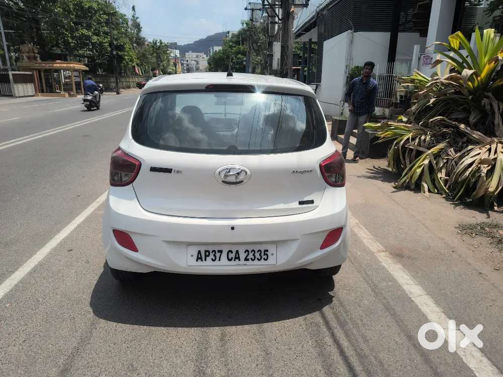 Hyundai Grand I10 2014 Diesel 120000 Km Driven