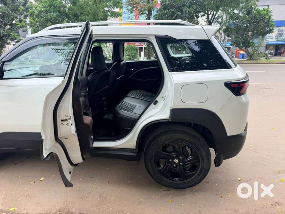 Maruti Suzuki Brezza 1.5 Zxi At Smart Hybrid, 2023, Petrol