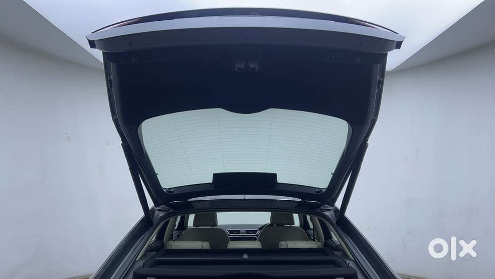 Skoda Superb L&k 1.8 Tsi At, 2022, Petrol