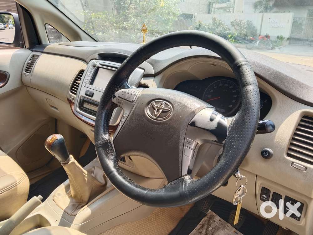 Toyota Innova 2.5 Vx 8 Seater Bs Iv, 2012, Diesel