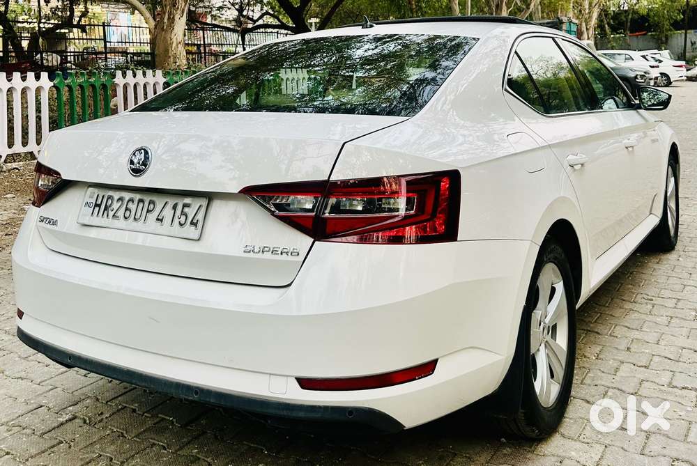 Skoda Superb Style 1.8 Tsi At, 2018, Petrol