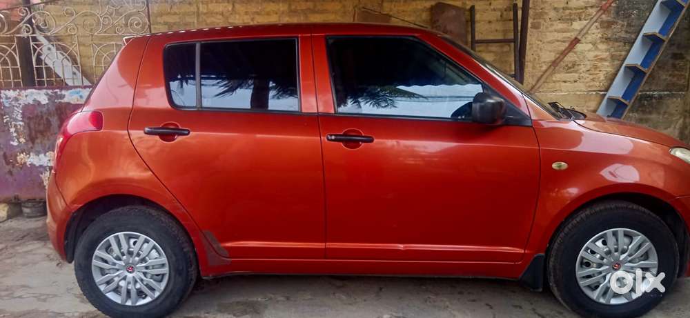 Maruti Suzuki Swift Lxi Optional-o, 2009, Petrol