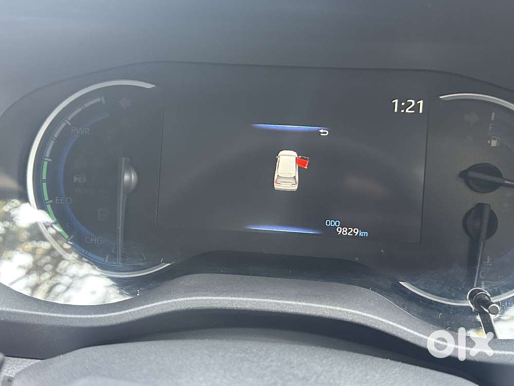 Toyota Innova Hycross