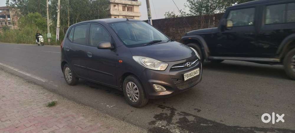 Hyundai I10 Sportz, 2015, Petrol