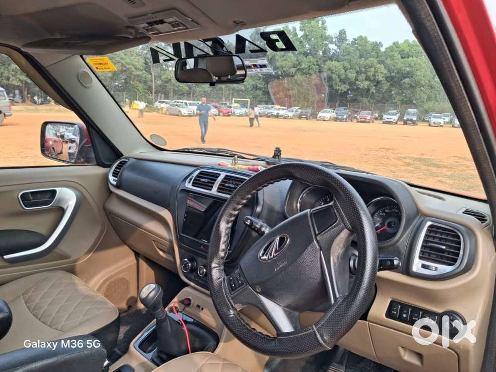 Tuv300 Top End 7 Seater