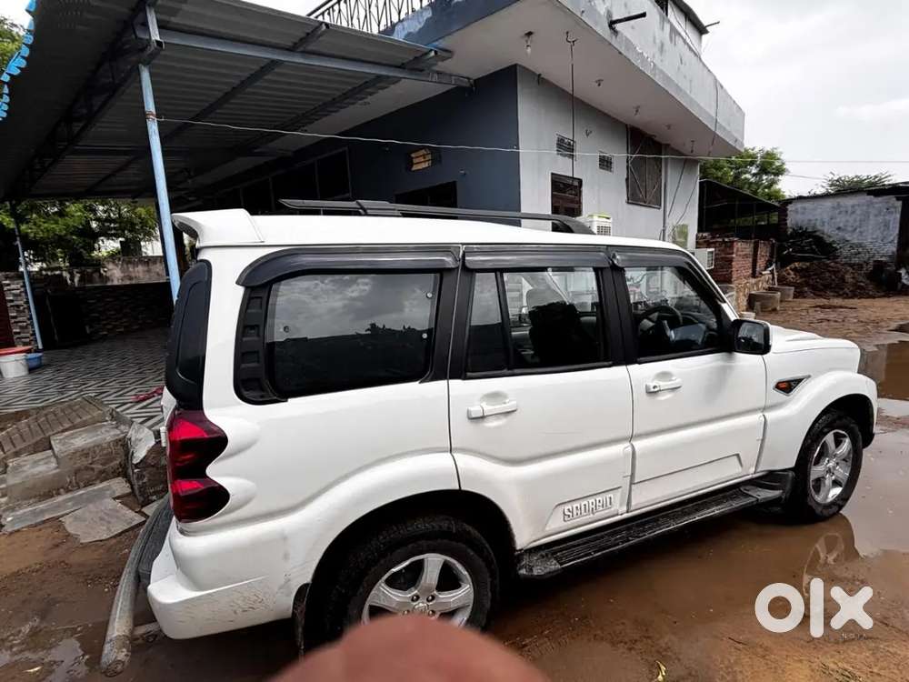 Mahindra Scorpio Classic 2015 Diesel 110000 Km Driven
